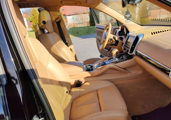 Porsche Cayenne cena 92000 przebieg: 152000, rok produkcji 2011 z Rakoniewice małe 301
